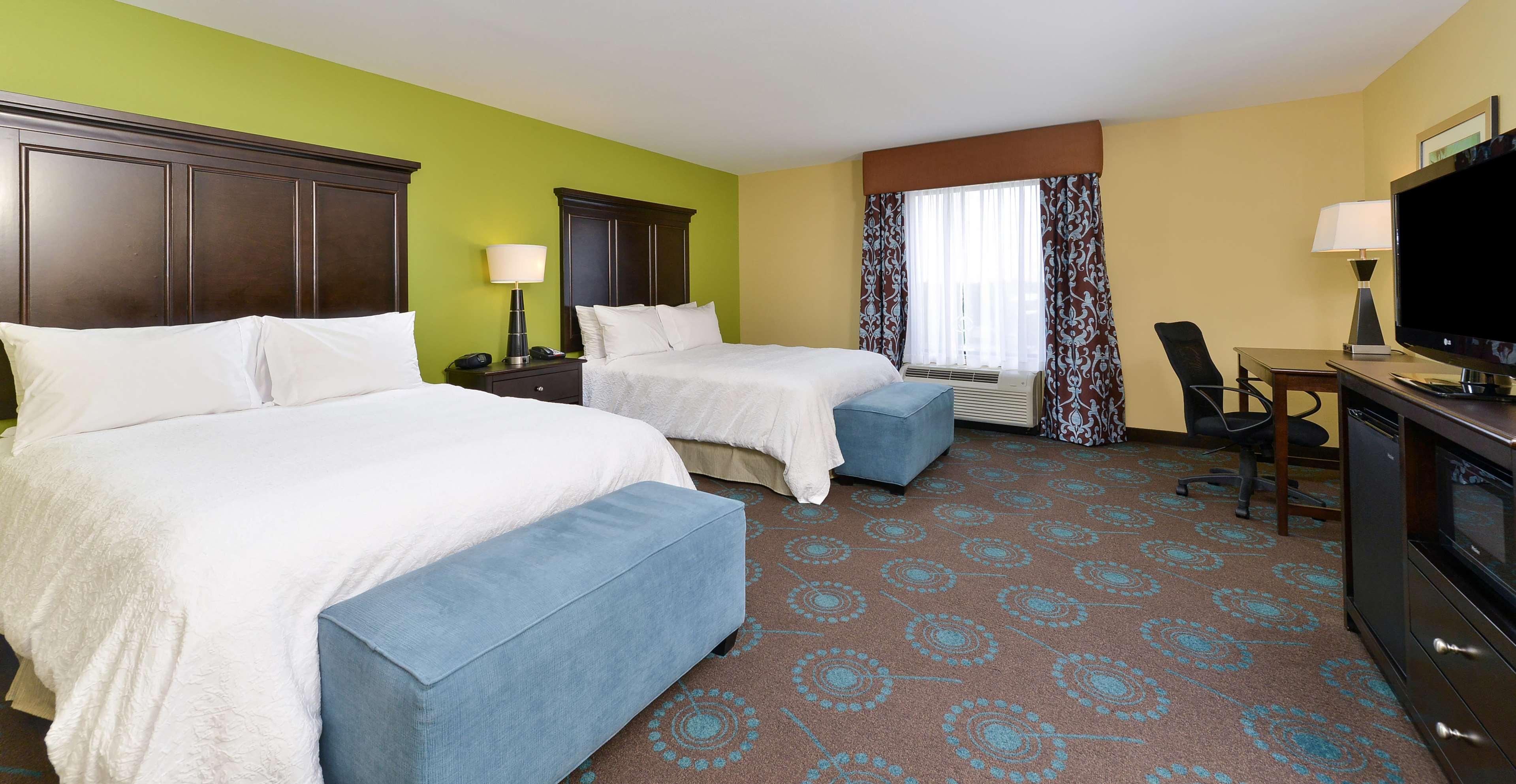 Hampton Inn Iowa City/University Area Exterior photo