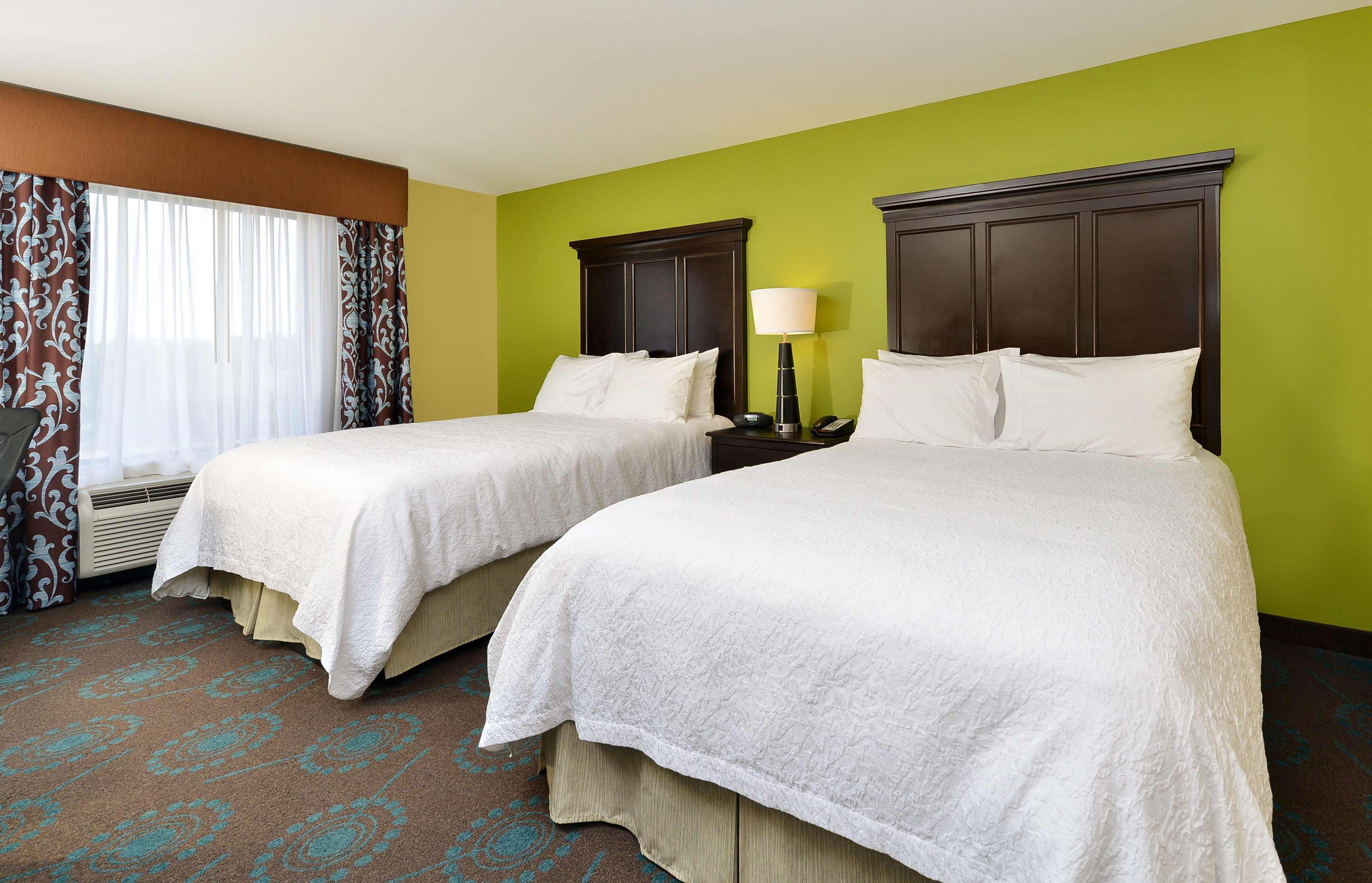 Hampton Inn Iowa City/University Area Exterior photo