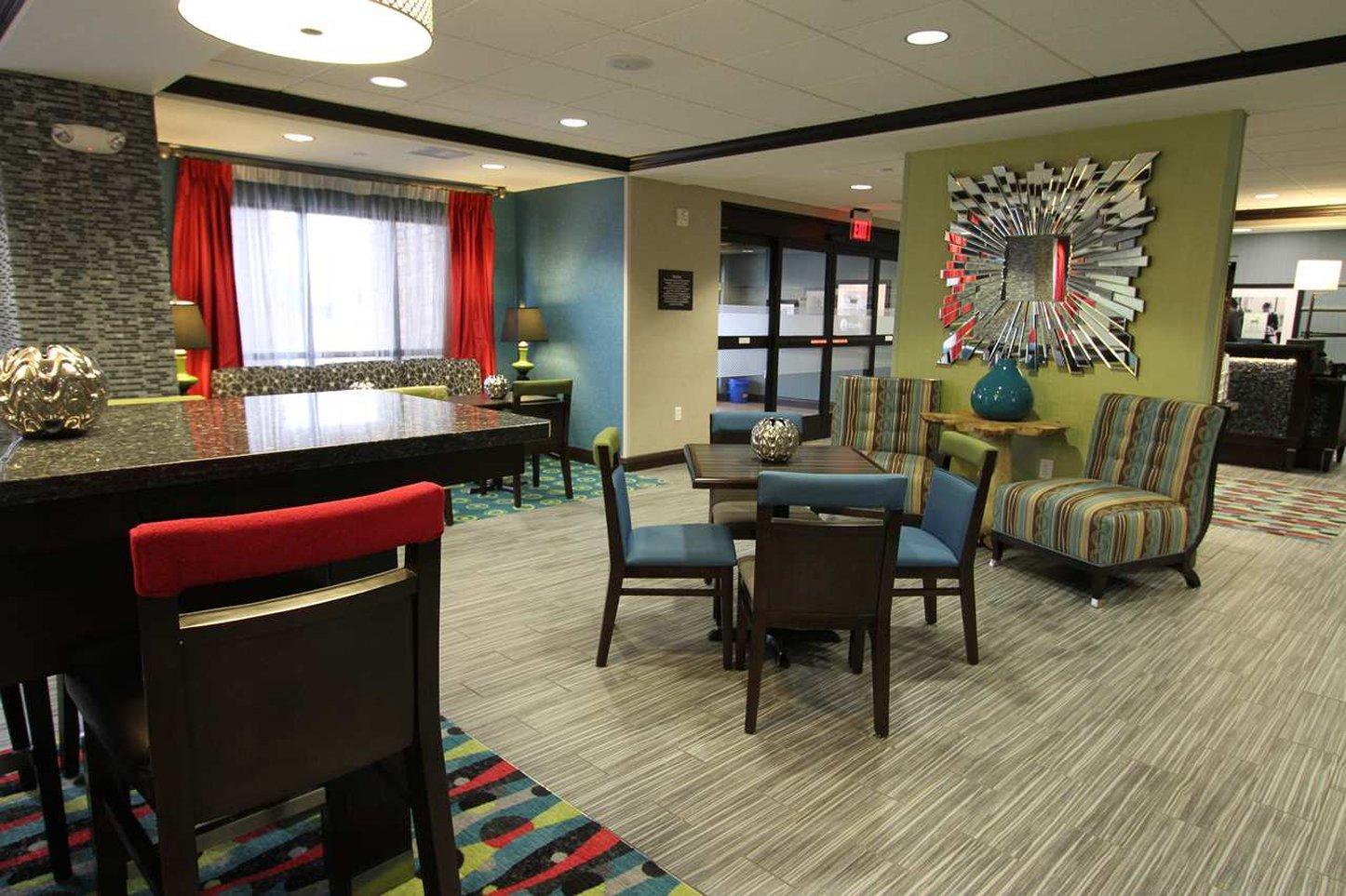 Hampton Inn Iowa City/University Area Exterior photo